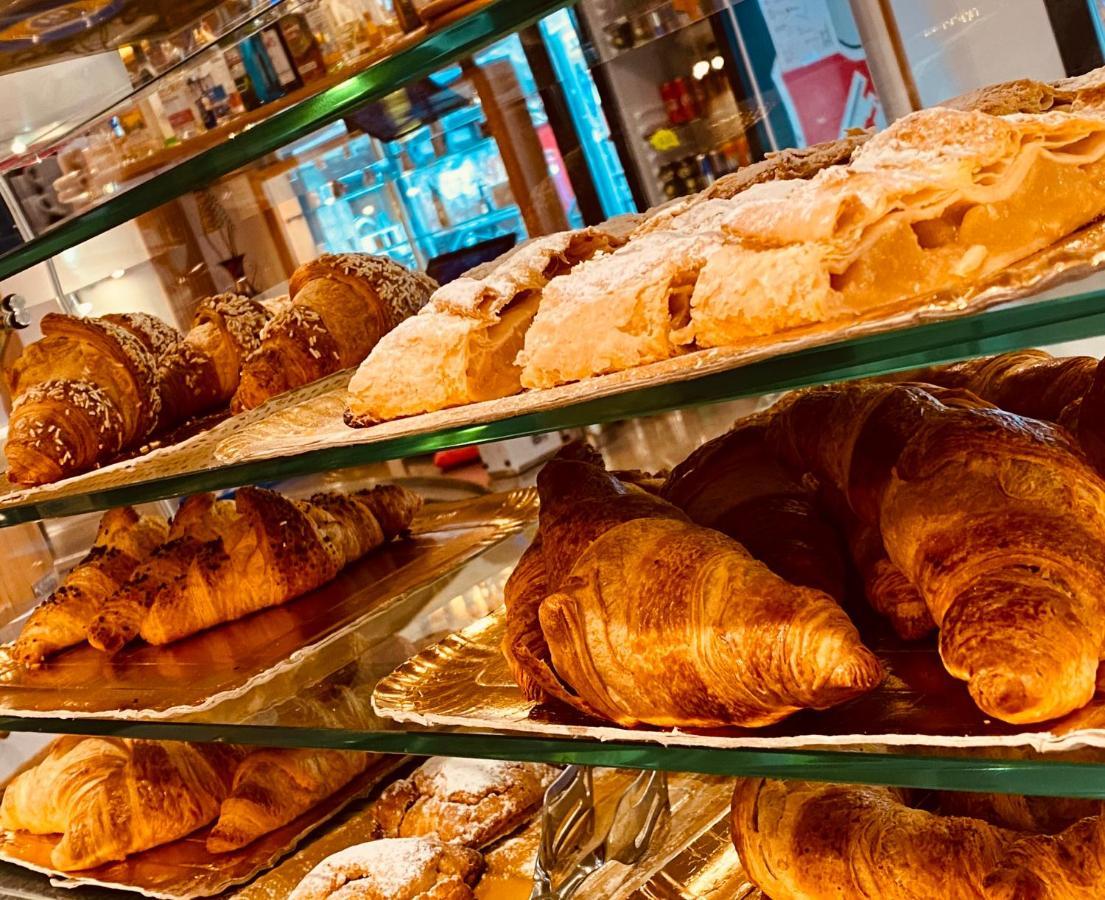 Michelangelo House Bed & Breakfast Trento Dış mekan fotoğraf